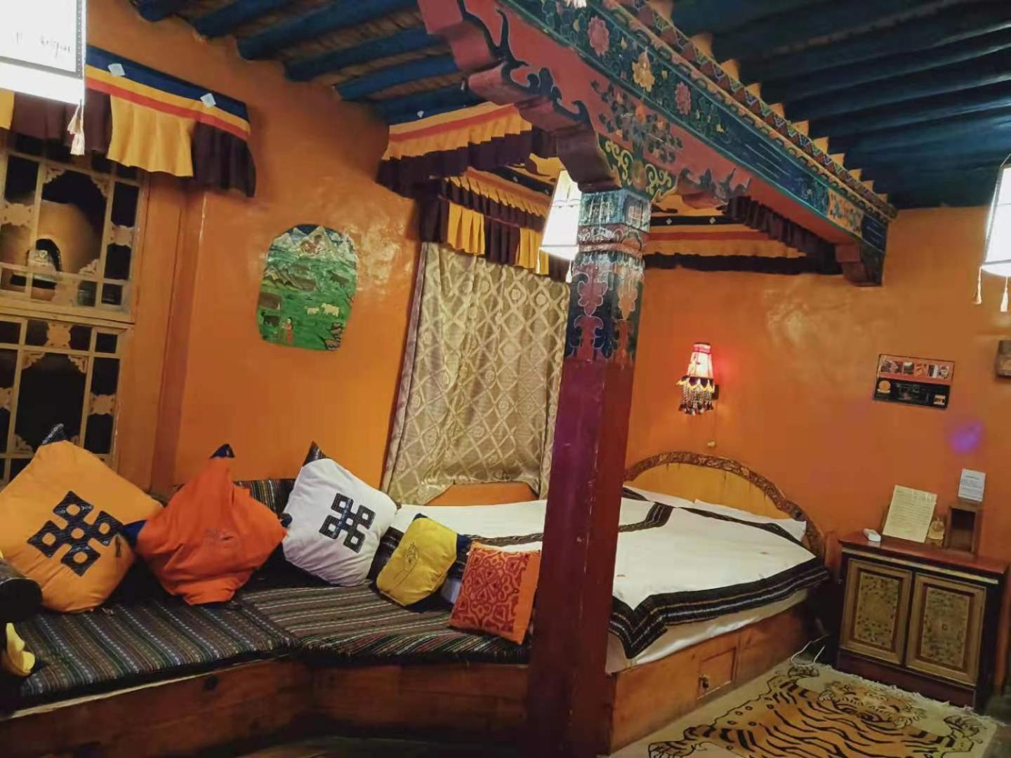 Shambhala Palace Hotel Lhasa Exteriör bild