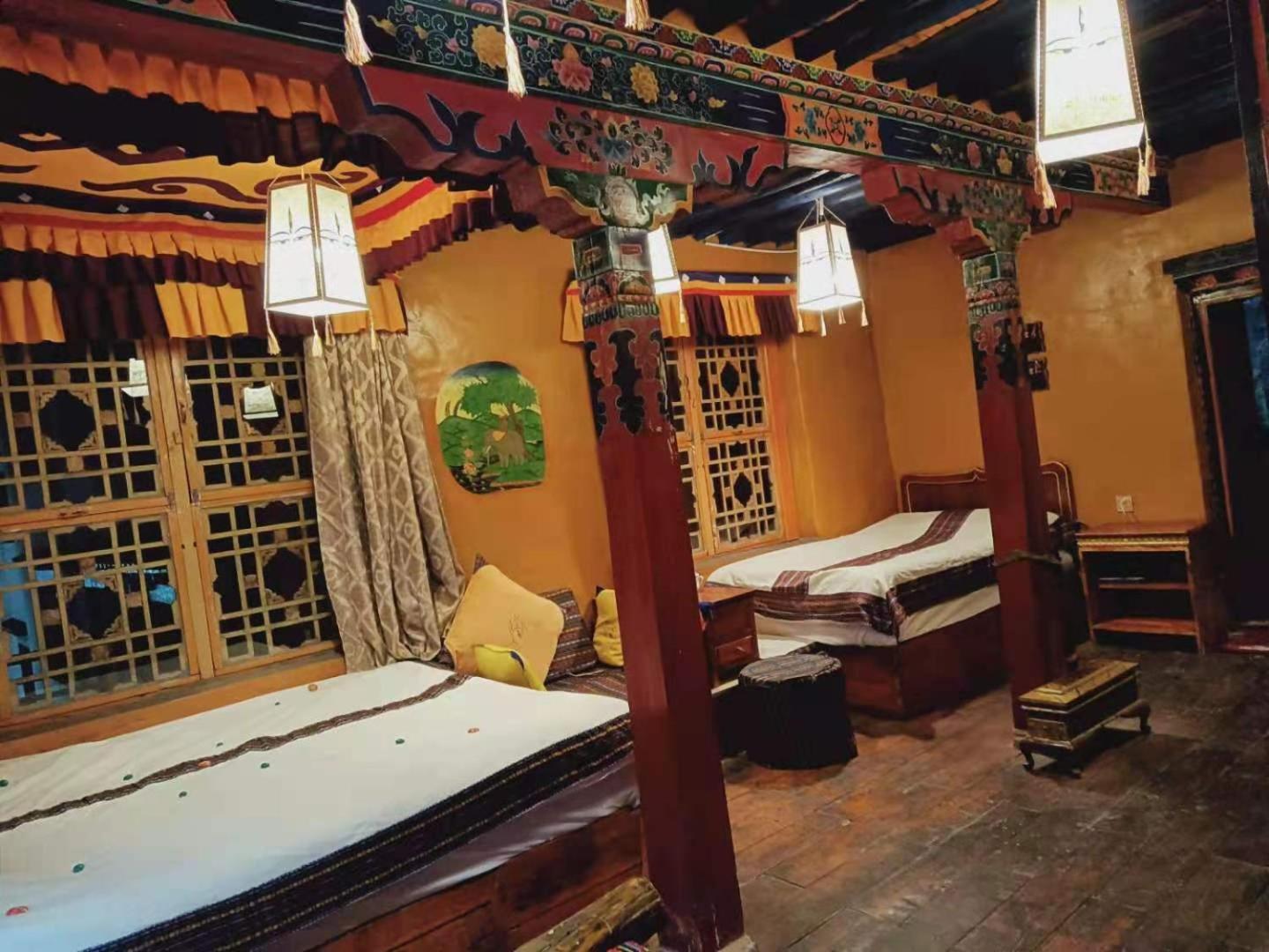 Shambhala Palace Hotel Lhasa Exteriör bild