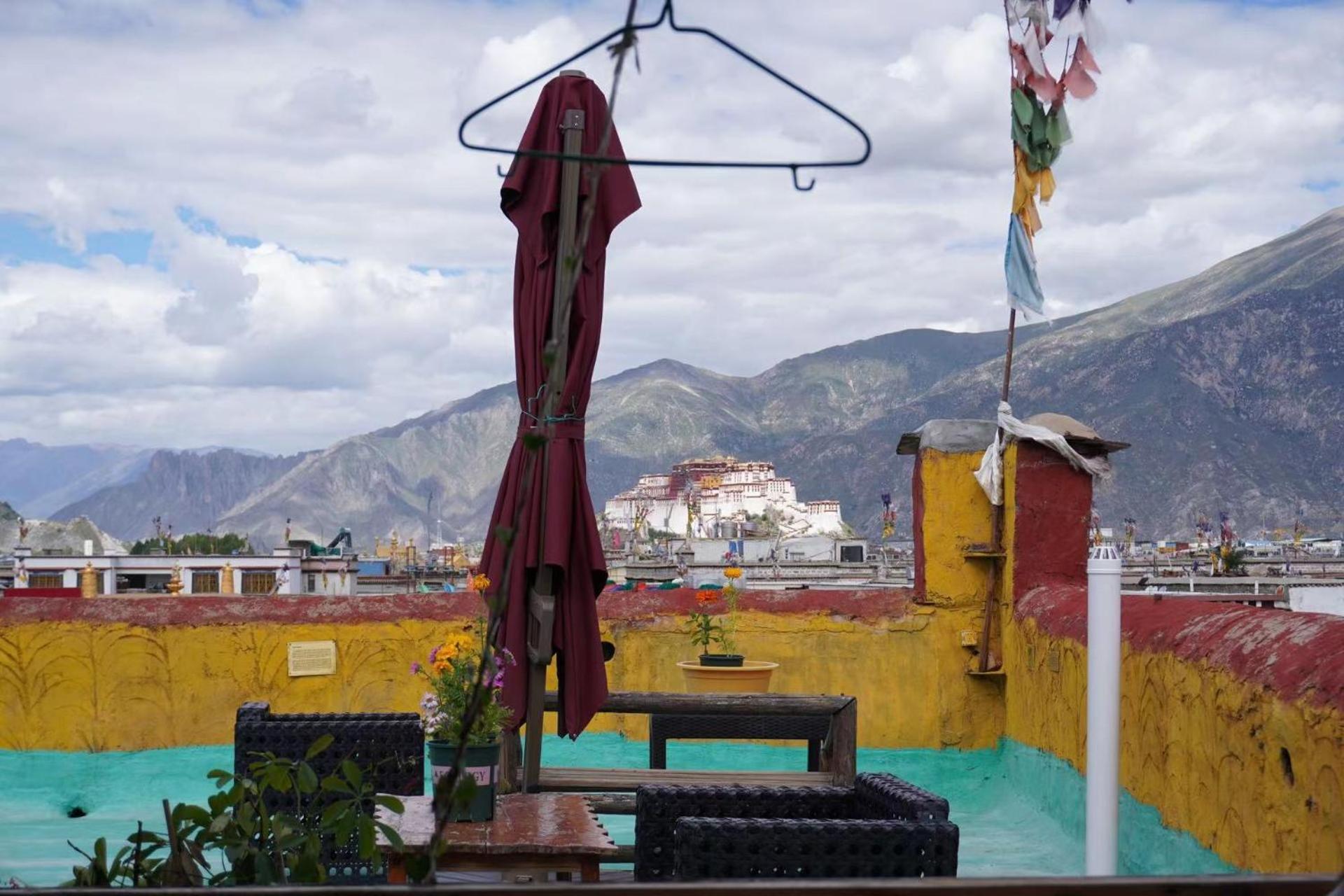 Shambhala Palace Hotel Lhasa Exteriör bild